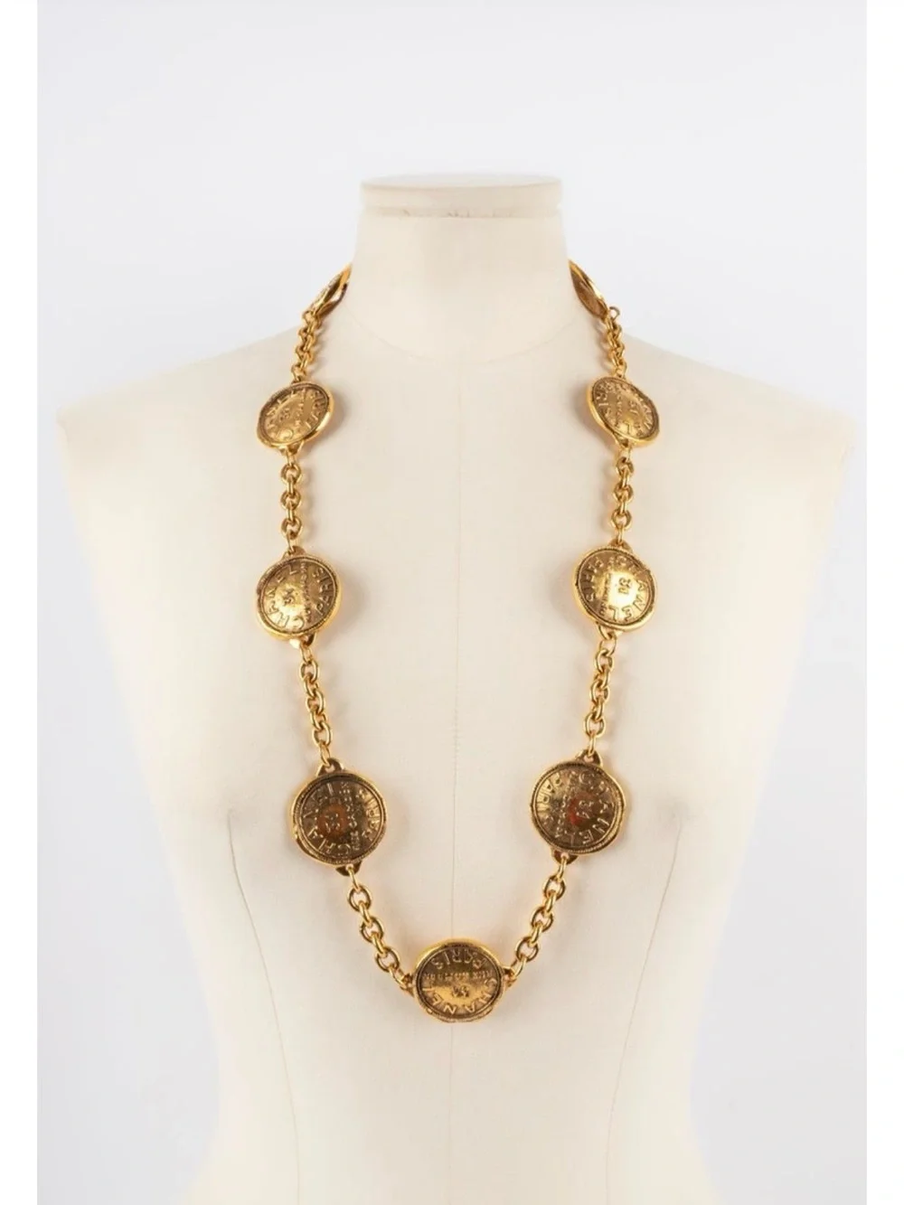 Authentic CHANEL medallion charm gold plated Rue Cambon 31 medallion belt 80cm